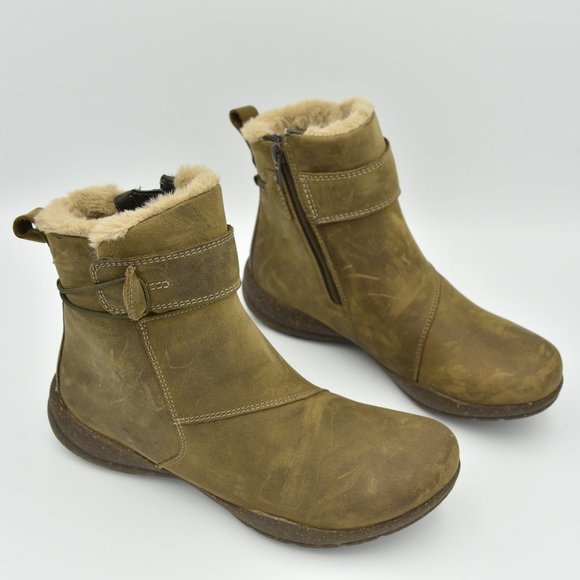 NWOT Clarks Roseville Boots, Dark Taupe Leather, Fur-lined, Women's 7M - Picture 1 of 16